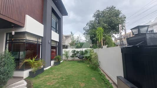 1 Kanal House For Sale Ideal Location 20kv Solar And Basement
