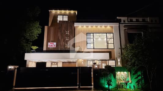 A PRIME LOCATION 10 MARLA HOUSE FOR SALE IN CC BLOCK SECTOR D BAHRIA TOWN LAHORE