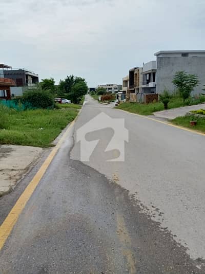 ڈی ۔ 12 اسلام آباد میں 14 مرلہ رہائشی پلاٹ 7.25 کروڑ میں برائے فروخت۔