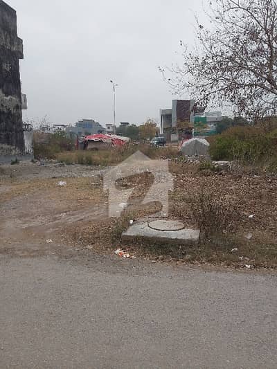 5 Marla Plot Is Available For Sale On Ideal Location Of D12-3 ISB