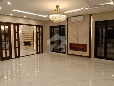 ڈی ایچ اے فیز 5 ڈیفنس (ڈی ایچ اے),لاہور میں 6 کمروں کا 1 کنال مکان 10.6 کروڑ میں برائے فروخت۔ ڈی ایچ اے فیز 5 ڈیفنس (ڈی ایچ اے),لاہور میں 6 کمروں کا 1 کنال مکان 10.6 کروڑ میں برائے فروخت۔