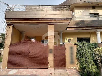 اعوان ٹاؤن لاہور میں 5 کمروں کا 10 مرلہ مکان 3.15 کروڑ میں برائے فروخت۔