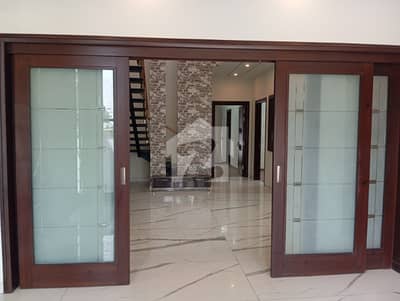 10 MARLA BRAND NEW LUXURY HOUSE AVAILABLE FOR SALE