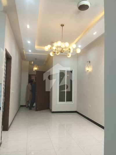 شاہراہِ فیصل کراچی میں 7 مرلہ Studio دفتر 1.75 لاکھ میں کرایہ پر دستیاب ہے۔