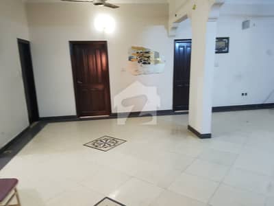 400 Sq Yards 2nd Floor 4 Bed Portion With Roof For Sale