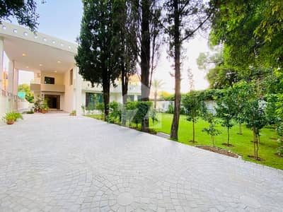 ایف ۔ 6 اسلام آباد میں 6 کمروں کا 2 کنال مکان 11.0 لاکھ میں کرایہ پر دستیاب ہے۔