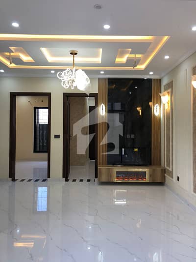 5 Marla Brand New Modern Design Lavish House For Sale In Park View City Lahore | For Discounted Price And Original Pictures Download The App "Signature Lands". 5 Marla Brand New Modern Design Lavish House For Sale In Park View City Lahore | For Discounted Price And Original Pictures Download The App "Signature Lands".