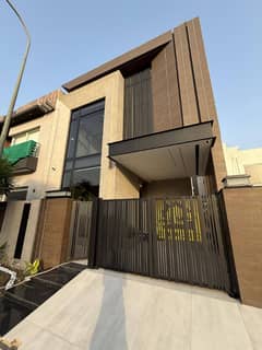 5 Marla Brand New Modern Design Lavish House For Sale In Park View City Lahore | For Discounted Price And Original Pictures Download The App "Signature Lands".