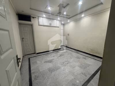 Flat Ava For Rent at Asghar mall Road