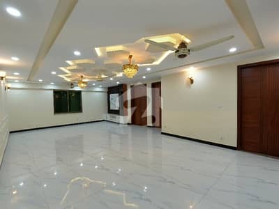 Prime Location Flat Of 3400 Square Feet For Sale In F-11 Markaz
