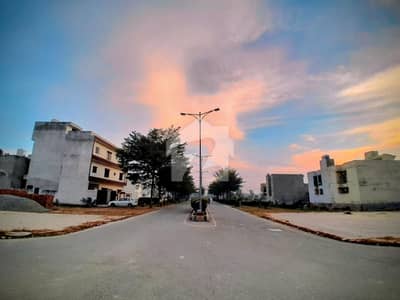داؤد ریذیڈنسی ہاؤسنگ سکیم ڈیفینس روڈ,لاہور میں 4 مرلہ رہائشی پلاٹ 64.0 لاکھ میں برائے فروخت۔