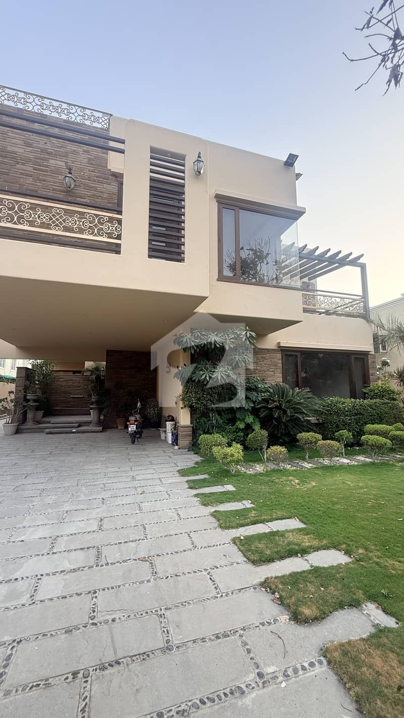 Dha 1000 Yards Beautiful House Available Dha 1000 Yards Beautiful House Available