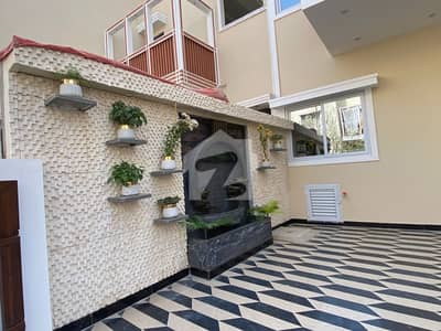 160 sq. yds. Brand New Villa For Rent 160 sq. yds. Brand New Villa For Rent