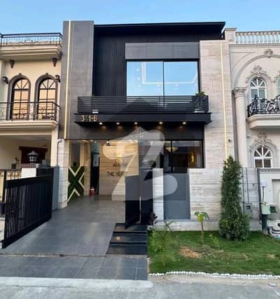 ڈی ایچ اے 9 ٹاؤن ڈیفنس (ڈی ایچ اے),لاہور میں 3 کمروں کا 5 مرلہ مکان 3.2 کروڑ میں برائے فروخت۔ ڈی ایچ اے 9 ٹاؤن ڈیفنس (ڈی ایچ اے),لاہور میں 3 کمروں کا 5 مرلہ مکان 3.2 کروڑ میں برائے فروخت۔