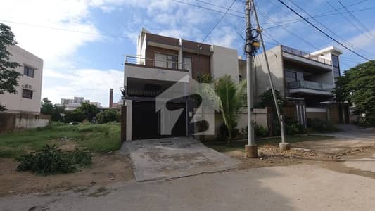 HOUSE 365 SQUARE YARDS DOUBLE STOREY FOR SALE