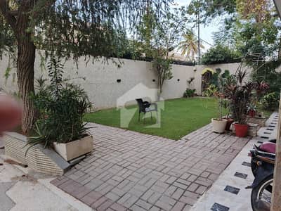 600SQYDS 3 BED DD/L GROUND FLOOR PORTION FOR RENT IN GULSHAN BL-6