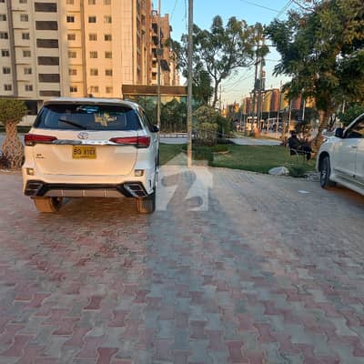 فلکناز ایکسی لینسی ملیر,کراچی میں 9 مرلہ دکان 33.6 کروڑ میں برائے فروخت۔