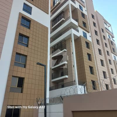 فلکناز ٹوئن ٹاور گلزارِ ہجری,سکیم 33,کراچی میں 2 مرلہ دکان 3.82 کروڑ میں برائے فروخت۔