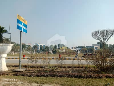 لاہور موٹر وے سٹی ۔ بلاک پی لاھور موٹروے سٹی,لاہور میں 1 کنال رہائشی پلاٹ 88.0 لاکھ میں برائے فروخت۔ لاہور موٹر وے سٹی ۔ بلاک پی لاھور موٹروے سٹی,لاہور میں 1 کنال رہائشی پلاٹ 88.0 لاکھ میں برائے فروخت۔