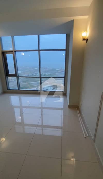 3-Beds Luxurious Apartment Available For Rent