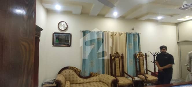 لاھور موٹروے سٹی لاہور میں 6 کمروں کا 1 کنال مکان 4.55 کروڑ میں برائے فروخت۔