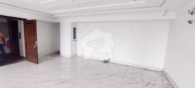 4 Marla Brand New Offices Floor For Rent With Lift
