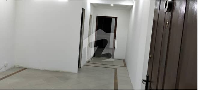 Brand New Office Area 550 Square Feet Available For Rent In Main Boulevard Road Gulberg 3 Lahore