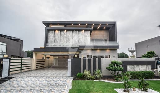 FULL BASEMENT 1-KANAL ELEGANT AND FULLY MAINTAINED SUPER HOT LOCATED BUNGALOW IS AVAILABLE IN THE BEST BLOCK OF DHA LAHORE.
