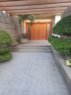 2000 Yards Bungalow For Sale Near Khayaban-e-Hafiz