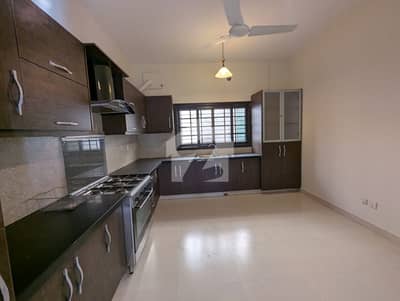 500 Yards First Floor Portion For Rent Only For Multinational And Bankers