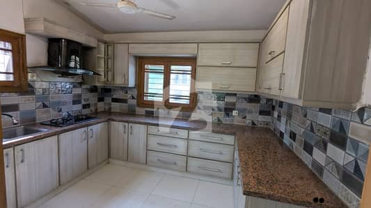 500 Yards Upper Portion For Rent