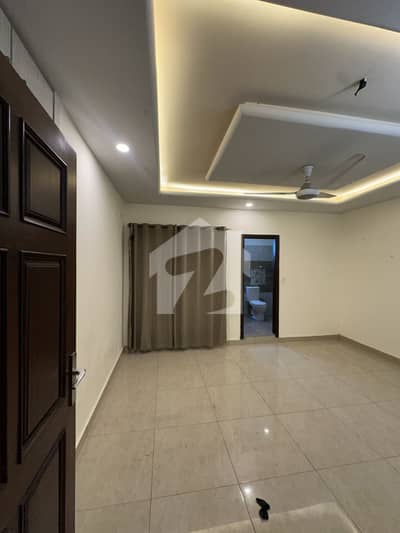 3 bed unfurnished apartment available for rent in low budget