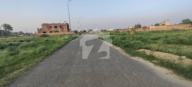 ڈی ایچ اے فیز 5 - بلاک ایم ڈی ایچ اے فیز 5,ڈی ایچ اے ڈیفینس,لاہور میں 2 کنال رہائشی پلاٹ 9.5 کروڑ میں برائے فروخت۔ ڈی ایچ اے فیز 5 - بلاک ایم ڈی ایچ اے فیز 5,ڈی ایچ اے ڈیفینس,لاہور میں 2 کنال رہائشی پلاٹ 9.5 کروڑ میں برائے فروخت۔