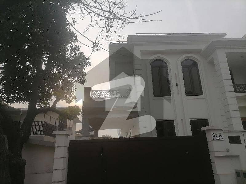 700 Square Yards House In F-7 Is Available For Rent 700 Square Yards House In F-7 Is Available For Rent
