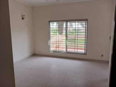 200 Square Yards Villa 3 Bedrooms Drawing Dining Prime Location Of Bahria Town Precinct 10-A For Sale