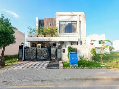 لو کاسٹ ۔ بلاک سی لو کاسٹ سیکٹر,بحریہ آرچرڈ فیز 2,بحریہ آرچرڈ,لاہور میں 3 کمروں کا 8 مرلہ مکان 3.25 کروڑ میں برائے فروخت۔
