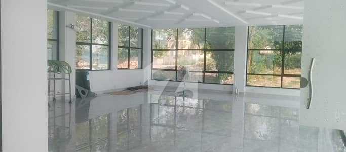جی ۔ 8 اسلام آباد میں 1 کنال Studio عمارت 12.5 لاکھ میں کرایہ پر دستیاب ہے۔