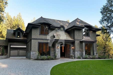 Investors Should Sale This Farm House Located Ideally In Gulberg