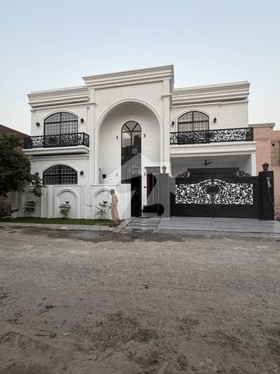 10 Marla luxury Victorian White House double highted