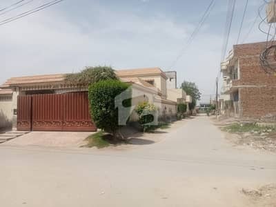 خانپور روڈ رحیم یار خان میں 6 کمروں کا 2 کنال مکان 5.5 کروڑ میں برائے فروخت۔