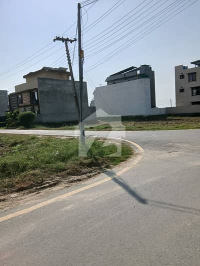 اے ڈبلیو ٹی فیز 2 ۔ بلاک اے اے ڈبلیو ٹی فیز 2,اے ڈبلیو ٹی آرمی ویلفیئر ٹرسٹ,رائیونڈ روڈ,لاہور میں 1 کنال رہائشی پلاٹ 2.5 کروڑ میں برائے فروخت۔