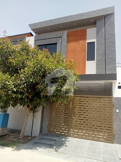 Etihad Garden Phase 1 - Block C House Sized 5 Marla For Sale