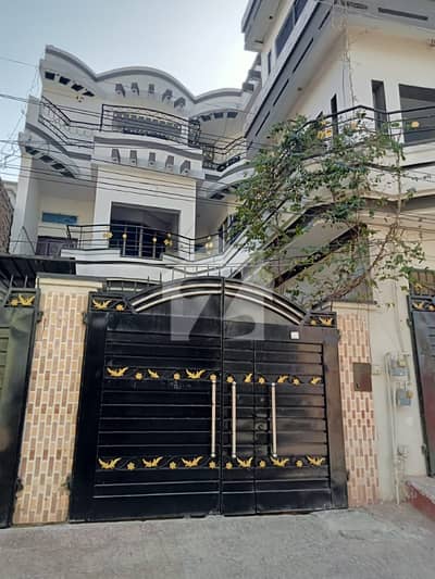 خانپور روڈ رحیم یار خان میں 6 کمروں کا 10 مرلہ مکان 2.6 کروڑ میں برائے فروخت۔