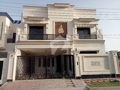 کینال روڈ رحیم یار خان میں 5 کمروں کا 8 مرلہ مکان 3.0 کروڑ میں برائے فروخت۔