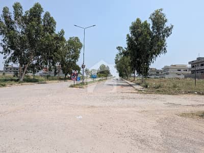 1 Kanal Heighted Location Near To The Park Masjid And Market Plot With Stunning Margalla View On 80ft Main Boulevard Sector E-17/3 CDA Approved