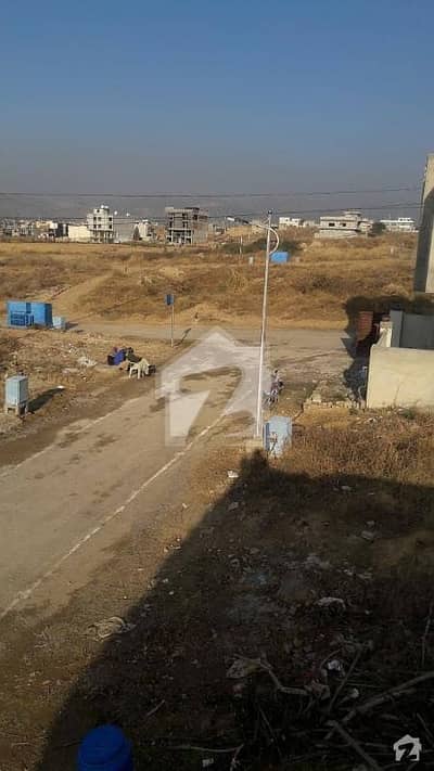 Bahria Town Phase 8 - Block N Residential Plot Sized 10 Marla Is Available For Sale