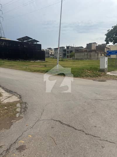 Bahria Town Phase 6 10 Marla Park-Facing Corner Plot Demand 1.75 Crore Plot For Sale