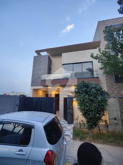 ڈریم گارڈنز ڈیفینس روڈ,لاہور میں 4 کمروں کا 5 مرلہ مکان 2.65 کروڑ میں برائے فروخت۔