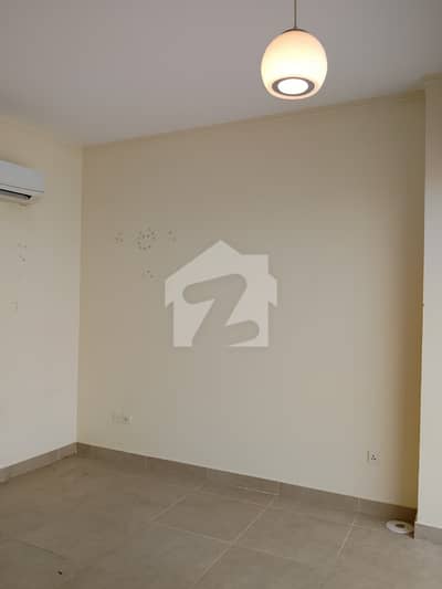 EMAAR CORAL TOWER 4 BEDROOM APARTMENT FOR RENT