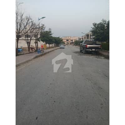 Solid Land 1 Kanal Plot For Sale